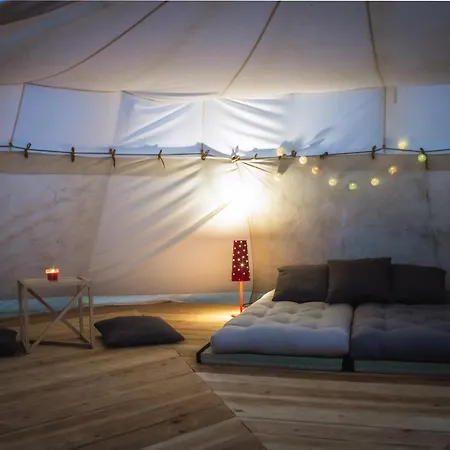 Attic, Tipi & Treehouse In Gorgeous Natural Area Jablonné v Podještědí