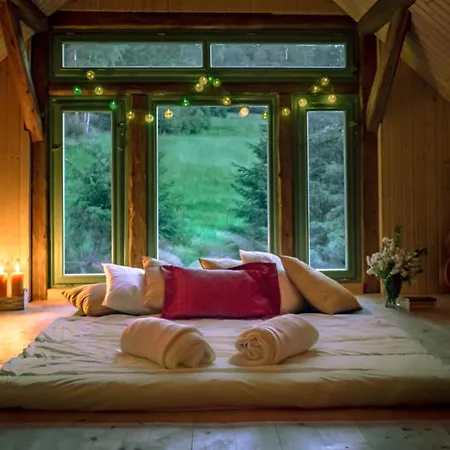 Chata Attic, Tipi & Treehouse In Gorgeous Natural Area Jablonné v Podještědí