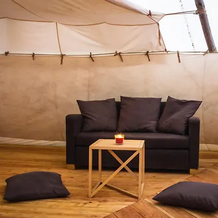 Chata Attic, Tipi & Treehouse In Gorgeous Natural Area Jablonné v Podještědí