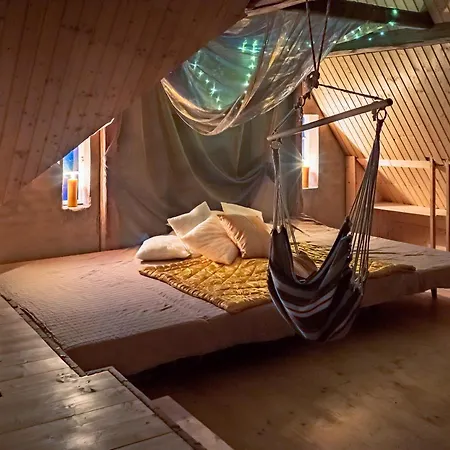 Hytte Attic, Tipi & Treehouse In Gorgeous Natural Area Jablonné v Podještědí